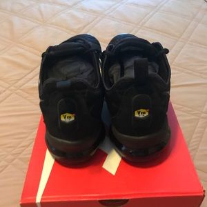 air vapormax plus size 14